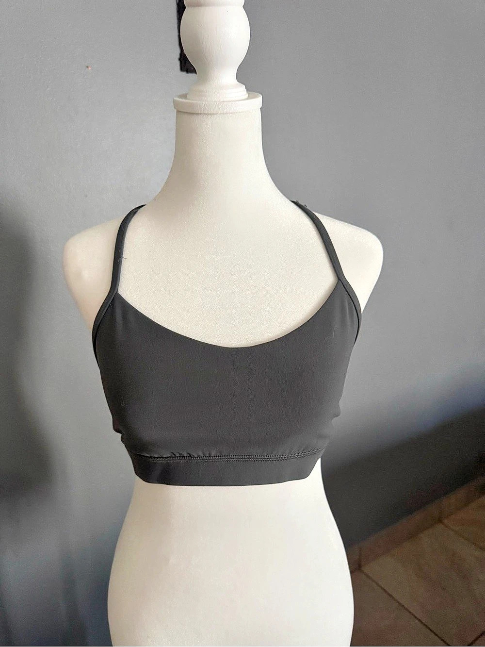 lululemon LUNZ?CR?SA Black Sports Bra Size 10 Like New